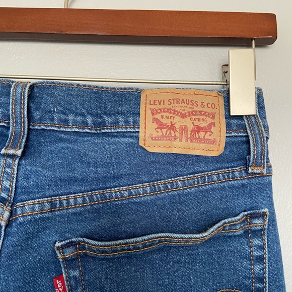 Skinny Wedgie Levis - Lightly worn